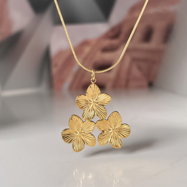 NH11037974_4 Collier Floral